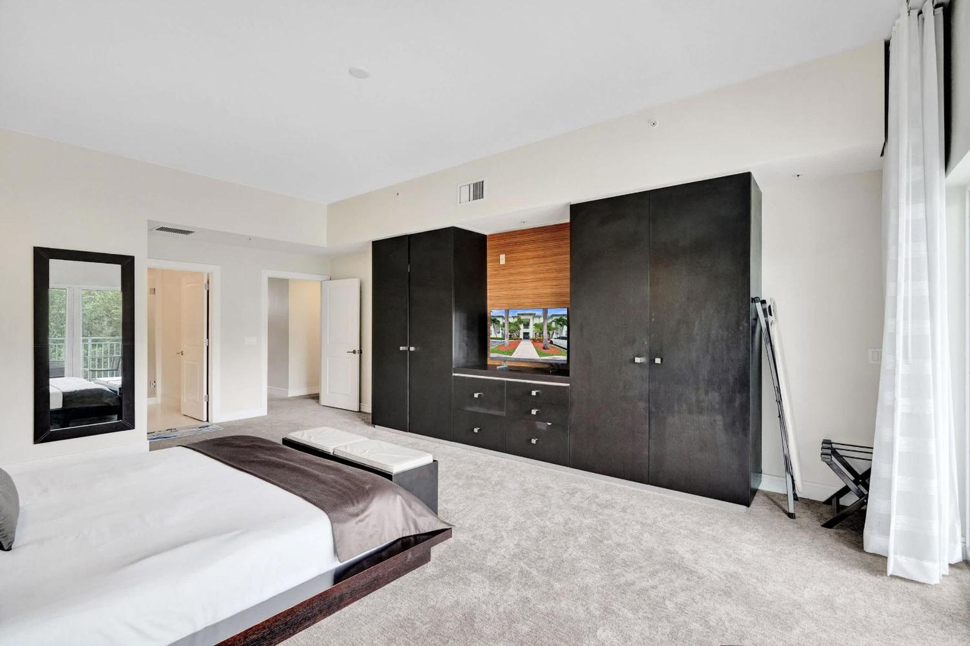 Vista-2 Story W 3bdrms & Golf View * Miami