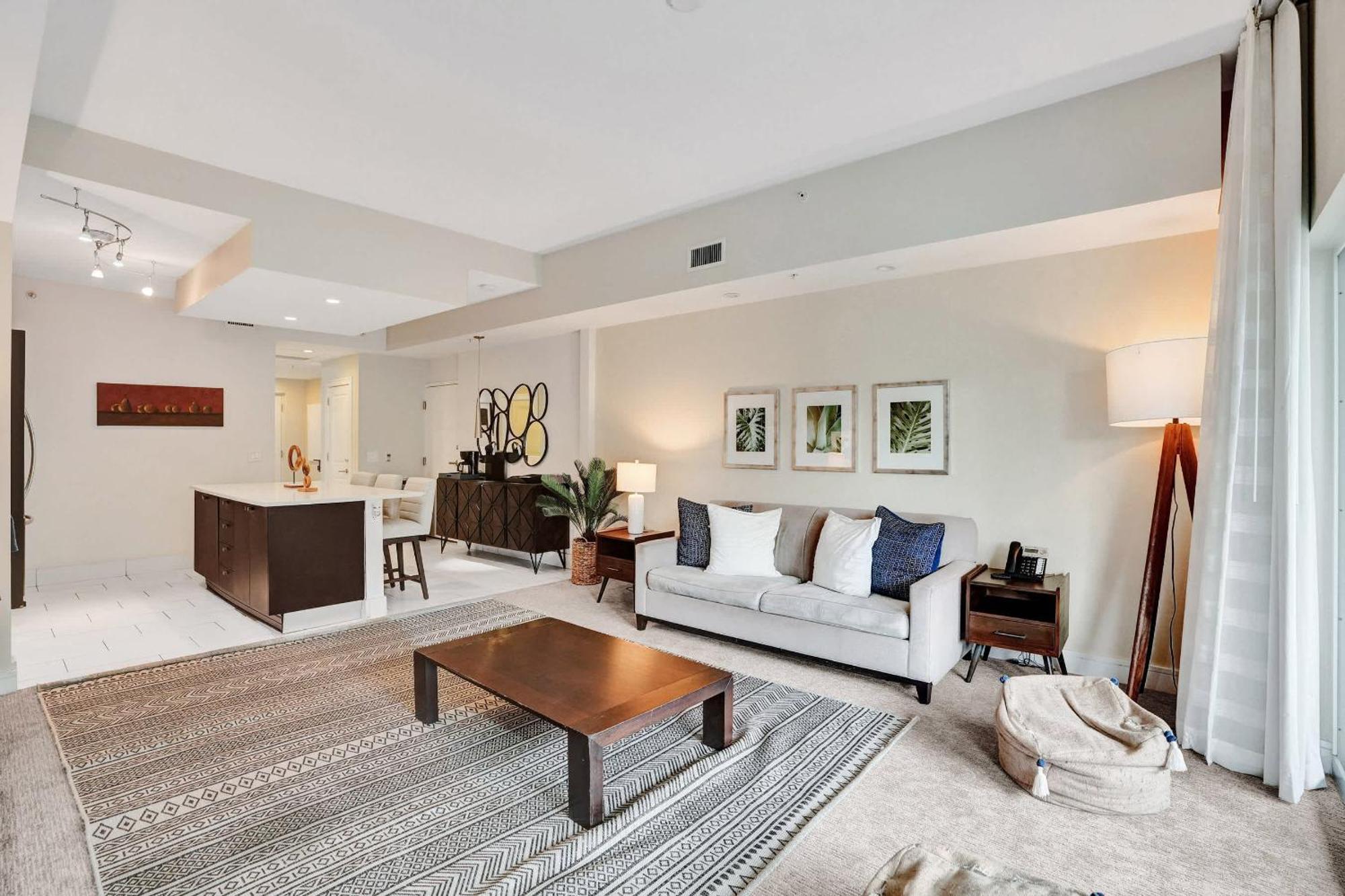Vista-2 Story W 3bdrms & Golf View * Miami